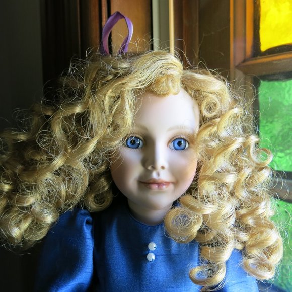 Vintage Cindy Mcclure Collectible 1997 Doll - Picture 2 of 7